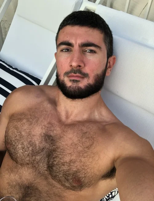 Volk photo 4, european, curvy, black hair, 185 cm, 86 kg, Hong Kong
