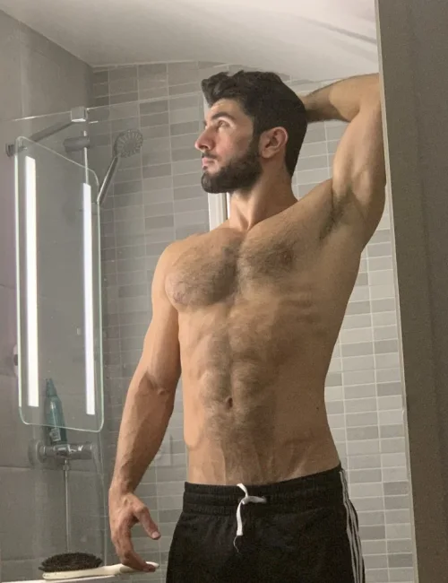 Volk photo 6, european, curvy, black hair, 185 cm, 86 kg, Hong Kong
