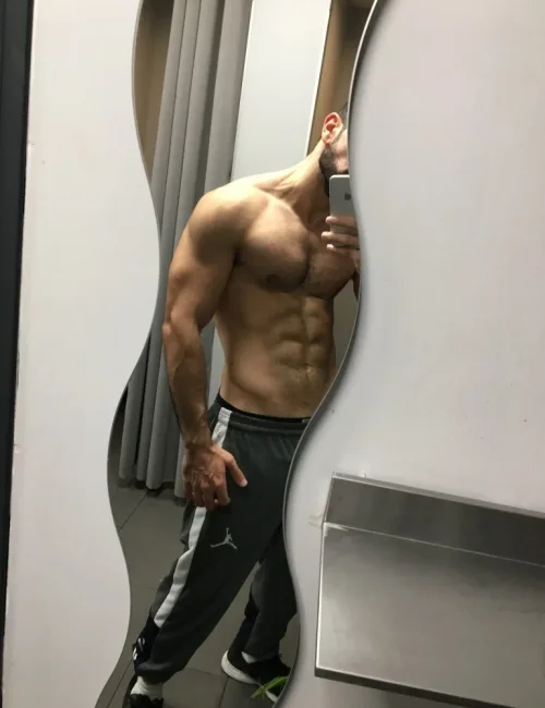 Volk photo 7, european, curvy, black hair, 185 cm, 86 kg, Hong Kong