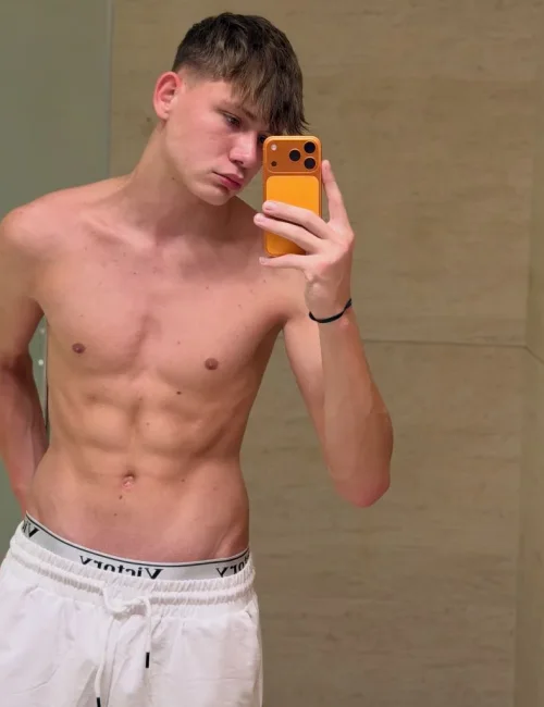 Tyler photo 10, asian, athletic, brunette, 185 cm, 68 kg, Hong Kong