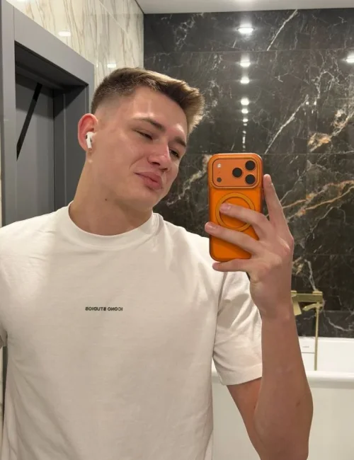 Tyler photo 2, asian, athletic, brunette, 185 cm, 68 kg, Hong Kong