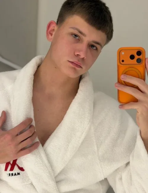 Tyler photo 4, asian, athletic, brunette, 185 cm, 68 kg, Hong Kong