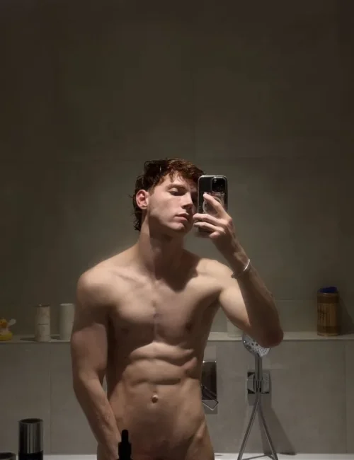 Cassius photo 2, european, slim, brunette, 183 cm, 61 kg, Hong Kong