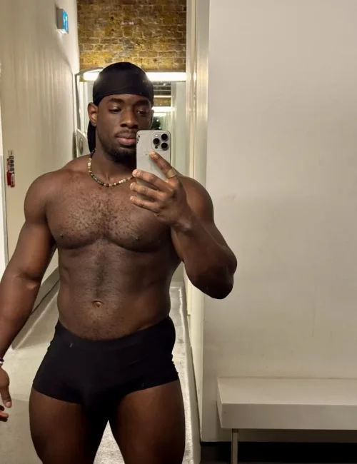 Ujjal photo 1, ebony, busty, black hair, 180 cm, 98 kg, Hong Kong