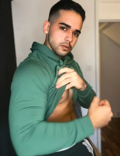 Harold photo 24, asian, curvy, black hair, 180 cm, 81 kg, Hong Kong