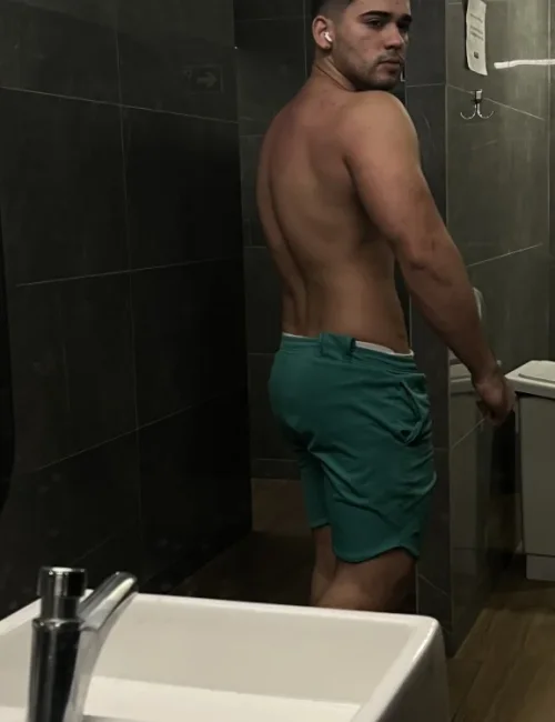 Harold photo 30, asian, curvy, black hair, 180 cm, 81 kg, Hong Kong