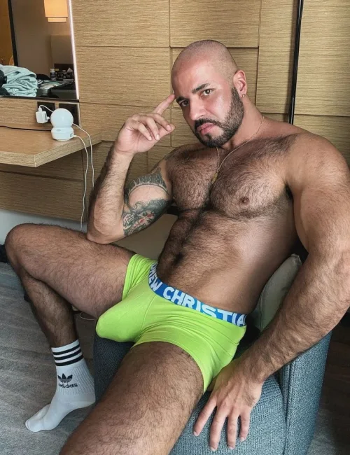 Sultan photo 1, european, curvy, brunette, 188 cm, 93 kg, Hong Kong