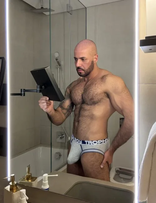 Sultan photo 19, european, curvy, brunette, 188 cm, 93 kg, Hong Kong