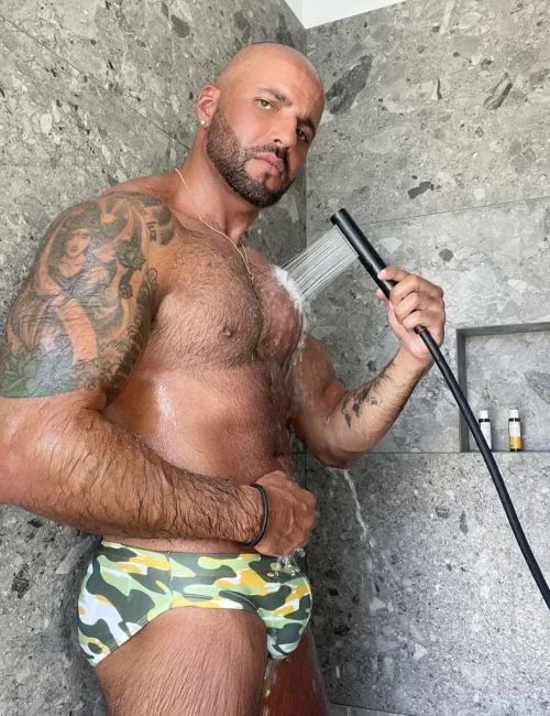 Sultan photo 29, european, curvy, brunette, 188 cm, 93 kg, Hong Kong