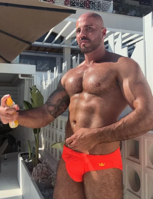 Sultan photo 3, european, curvy, brunette, 188 cm, 93 kg, Hong Kong