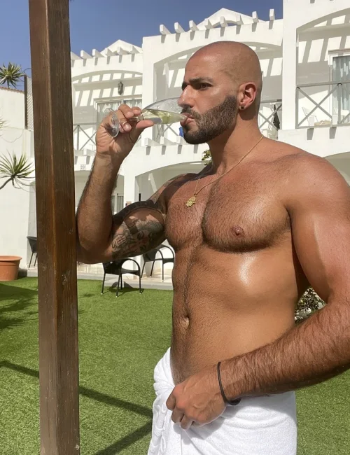 Sultan photo 31, european, curvy, brunette, 188 cm, 93 kg, Hong Kong