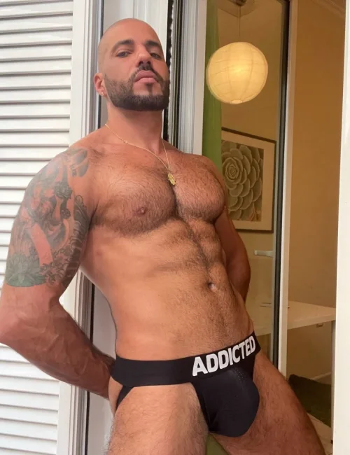 Sultan photo 42, european, curvy, brunette, 188 cm, 93 kg, Hong Kong