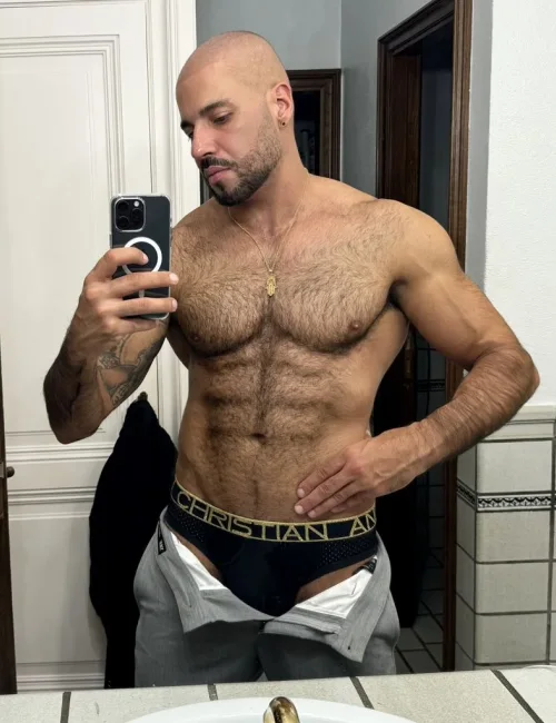 Sultan photo 5, european, curvy, brunette, 188 cm, 93 kg, Hong Kong