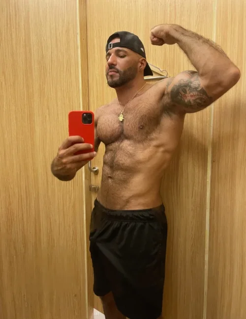 Sultan photo 6, european, curvy, brunette, 188 cm, 93 kg, Hong Kong