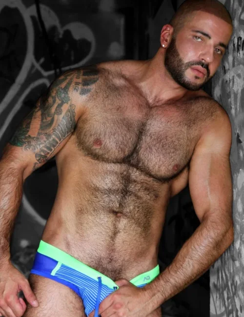 Sultan photo 64, european, curvy, brunette, 188 cm, 93 kg, Hong Kong