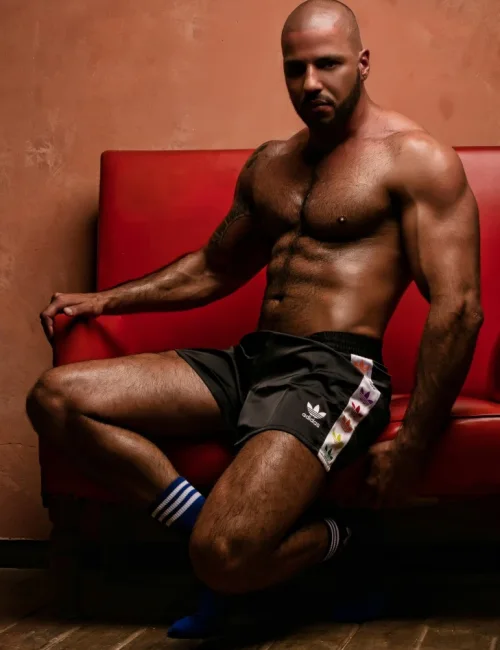 Sultan photo 75, european, curvy, brunette, 188 cm, 93 kg, Hong Kong