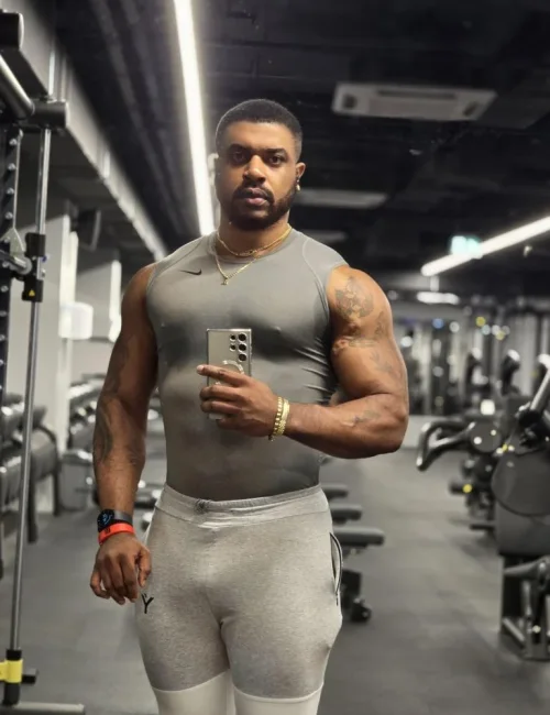 Andres photo 6, ebony, busty, black hair, 188 cm, 120 kg, Hong Kong
