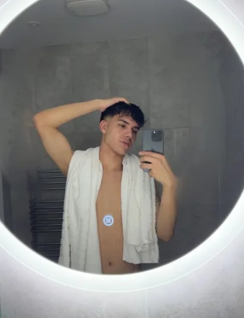 Cedric photo 9, european, athletic, black hair, 175 cm, 65 kg, Hong Kong