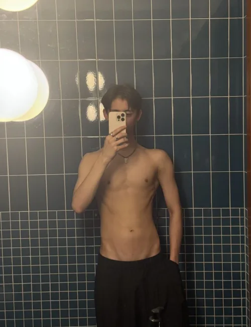 Votchel photo 6, asian, slim, black hair, 185 cm, 63 kg, Hong Kong