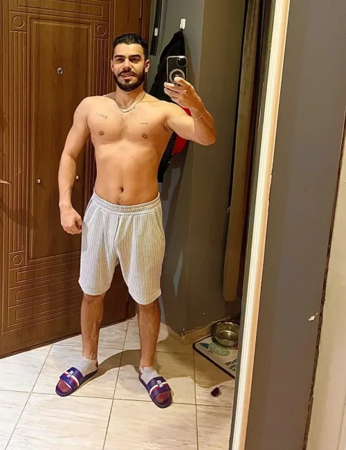 Erdem photo 1, european, average, black hair, 178 cm, 74 kg, Hong Kong