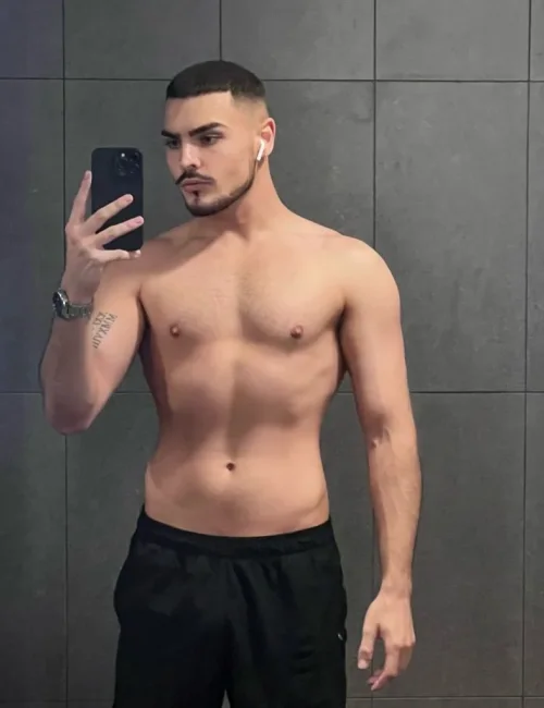 Wesley photo 6, european, average, black hair, 183 cm, 79 kg, Hong Kong