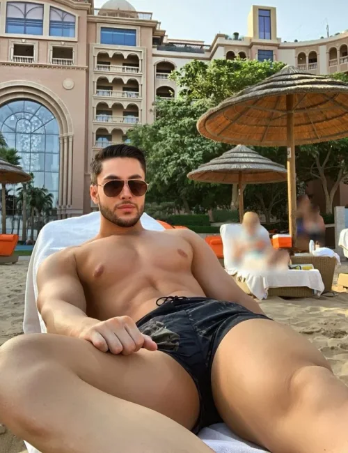 Xavier photo 10, european, average, black hair, 185 cm, 81 kg, Hong Kong