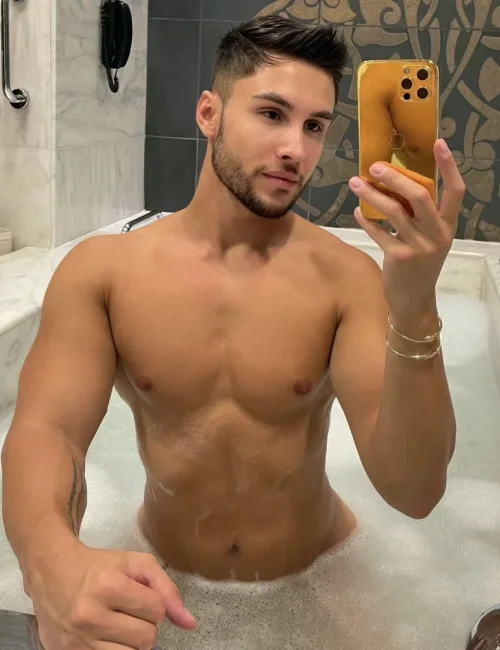 Xavier photo 15, european, average, black hair, 185 cm, 81 kg, Hong Kong