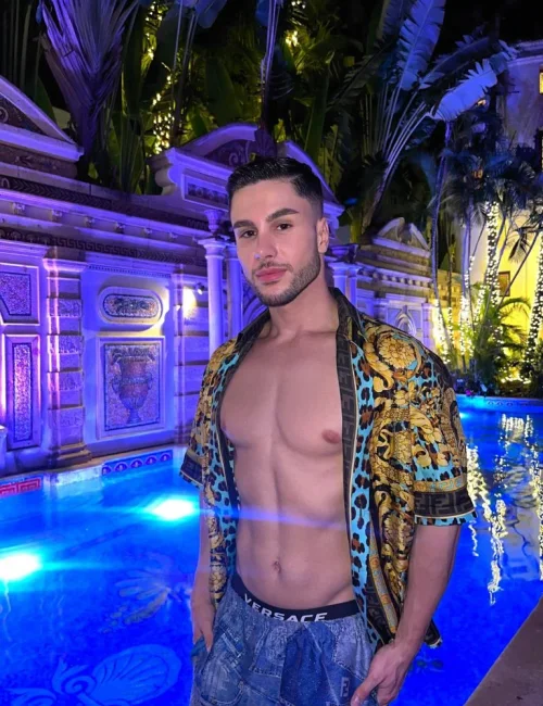 Xavier photo 22, european, average, black hair, 185 cm, 81 kg, Hong Kong