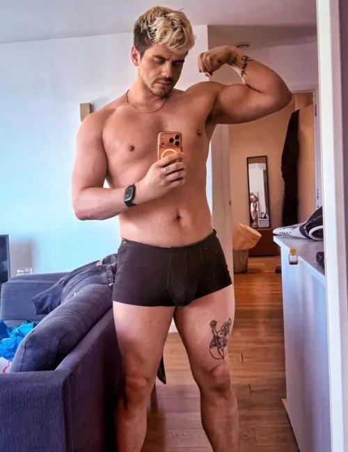 Alberto photo 3, european, curvy, blonde hair, 185 cm, 90 kg, Hong Kong