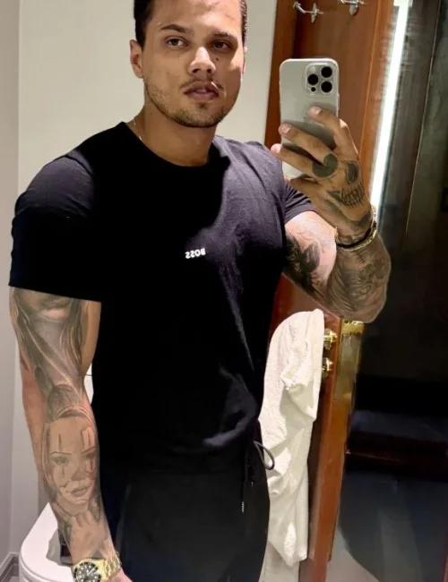 Tomas photo 2, ebony, busty, brunette, 180 cm, 95 kg, Hong Kong