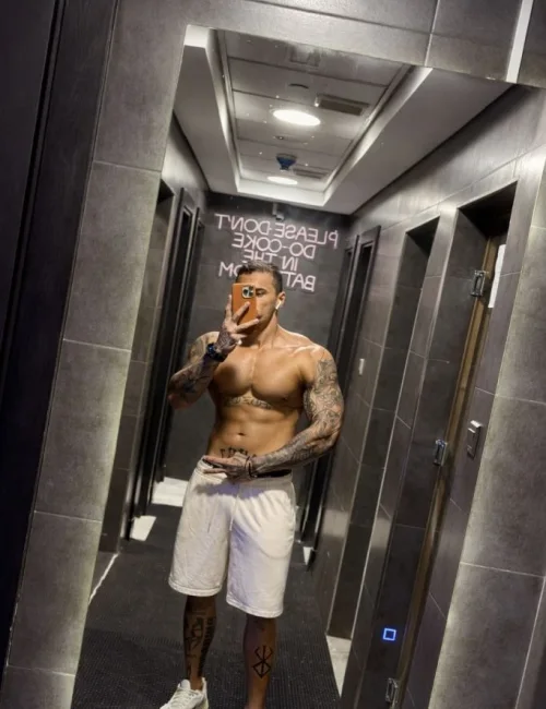 Tomas photo 6, ebony, busty, brunette, 180 cm, 95 kg, Hong Kong