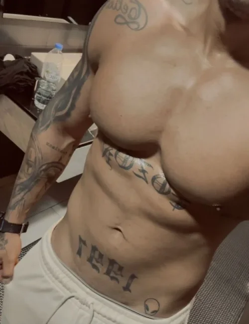 Tomas photo 7, ebony, busty, brunette, 180 cm, 95 kg, Hong Kong