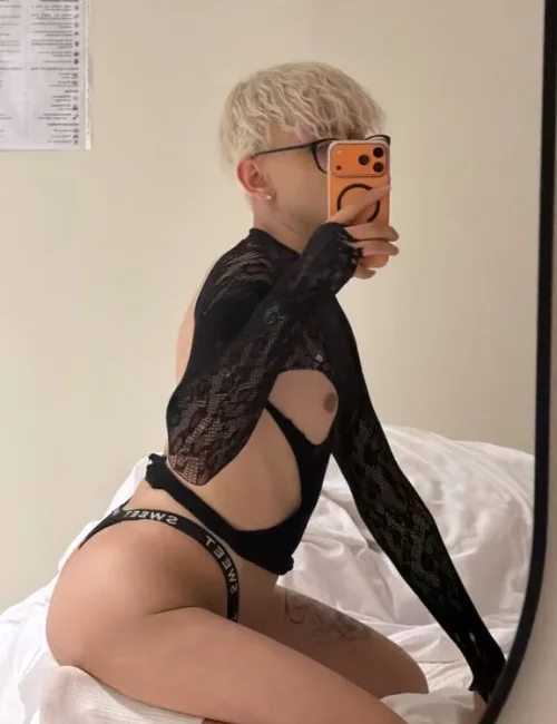 Dorian photo 1, asian, curvy, blonde hair, 175 cm, 79 kg, Hong Kong