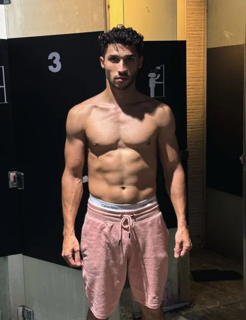 Yazeed photo 1, asian, athletic, black hair, 178 cm, 68 kg, Hong Kong