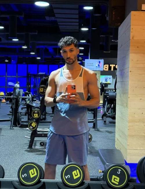 Yazeed photo 2, asian, athletic, black hair, 178 cm, 68 kg, Hong Kong