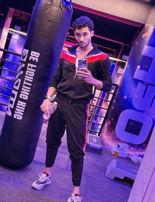 Yazeed photo 5, asian, athletic, black hair, 178 cm, 68 kg, Hong Kong