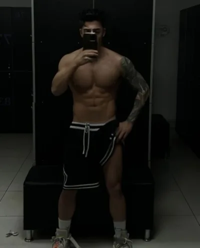 Zedy photo 1, european, average, black hair, 183 cm, 74 kg, Hong Kong
