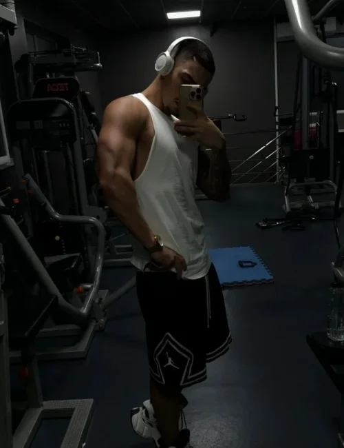Zedy photo 5, european, average, black hair, 183 cm, 74 kg, Hong Kong