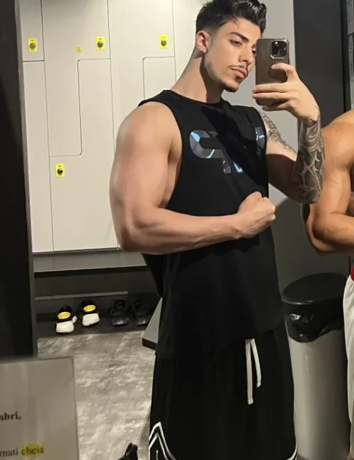 Zedy photo 9, european, average, black hair, 183 cm, 74 kg, Hong Kong
