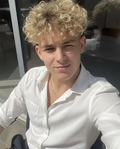 Diego photo 1, european, average, blonde hair, 175 cm, 70 kg, Hong Kong