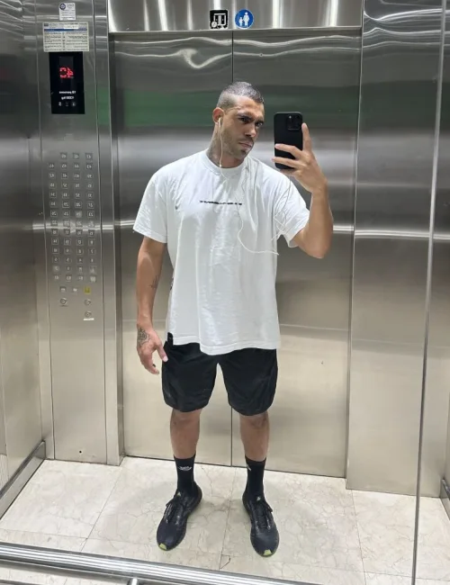 Roberto photo 14, european, curvy, black hair, 183 cm, 93 kg, Hong Kong