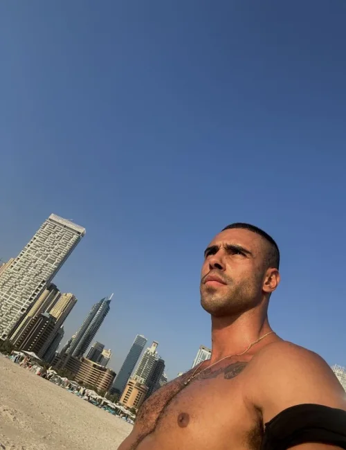 Roberto photo 17, european, curvy, black hair, 183 cm, 93 kg, Hong Kong