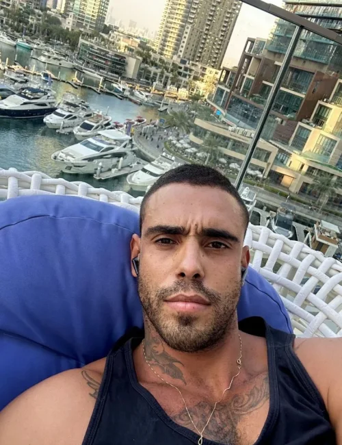 Roberto photo 18, european, curvy, black hair, 183 cm, 93 kg, Hong Kong