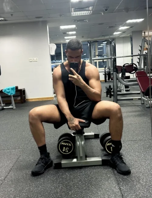 Roberto photo 21, european, curvy, black hair, 183 cm, 93 kg, Hong Kong