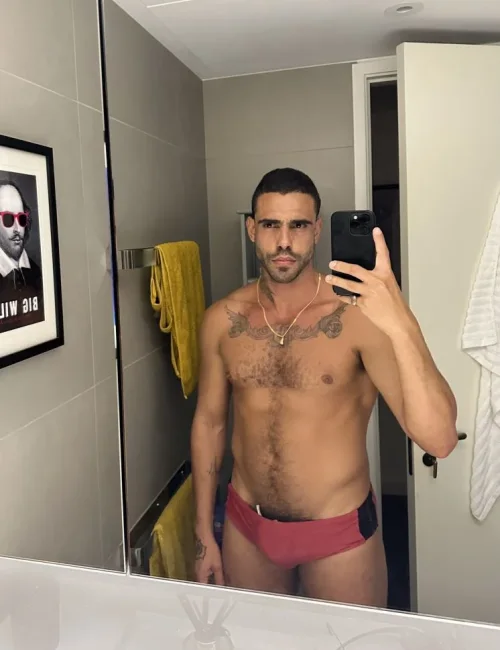 Roberto photo 23, european, curvy, black hair, 183 cm, 93 kg, Hong Kong