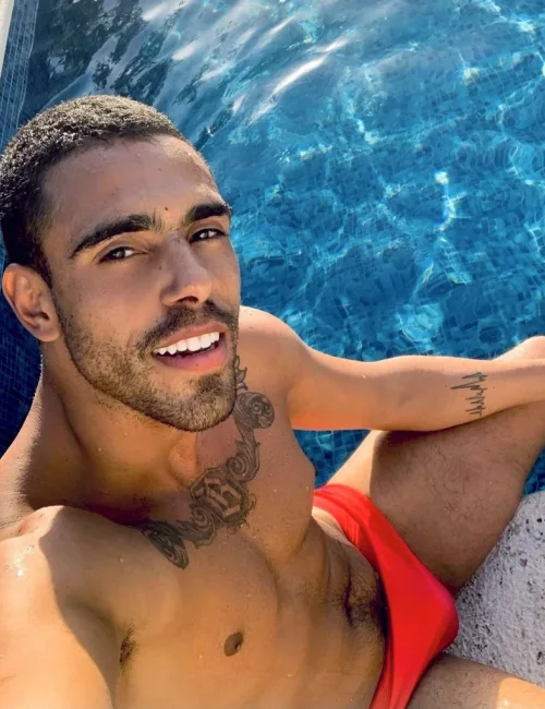 Roberto photo 30, european, curvy, black hair, 183 cm, 93 kg, Hong Kong