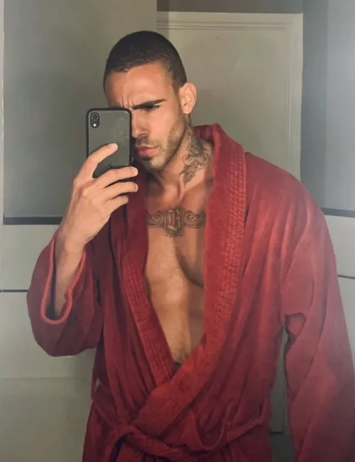 Roberto photo 33, european, curvy, black hair, 183 cm, 93 kg, Hong Kong