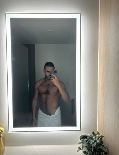 Roberto photo 36, european, curvy, black hair, 183 cm, 93 kg, Hong Kong