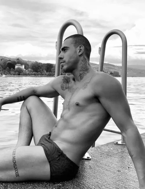 Roberto photo 39, european, curvy, black hair, 183 cm, 93 kg, Hong Kong