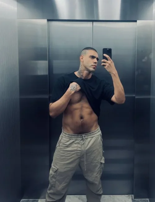 Roberto photo 9, european, curvy, black hair, 183 cm, 93 kg, Hong Kong